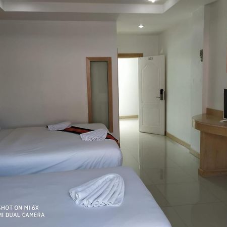 Red Sapphire Hotel Patong Екстер'єр фото