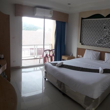 Red Sapphire Hotel Patong Екстер'єр фото