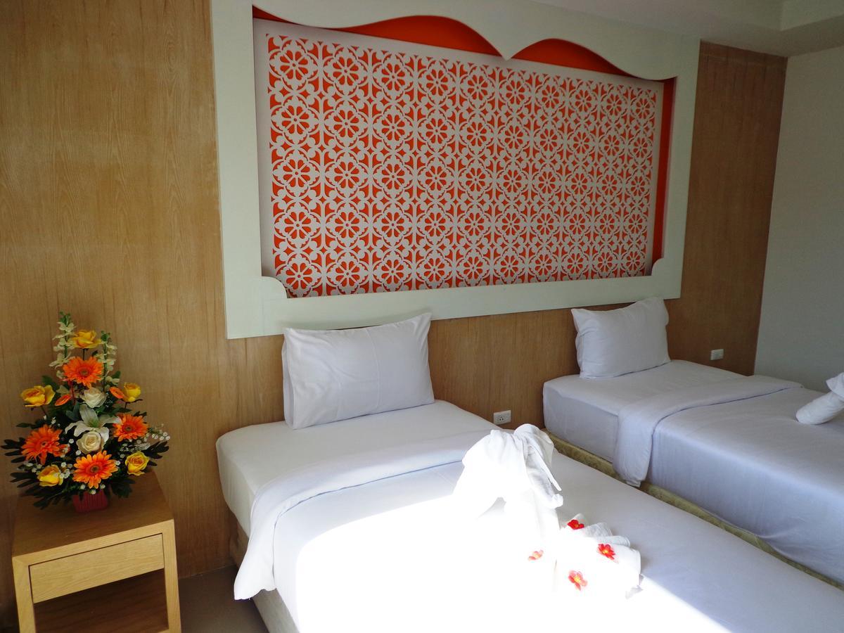 Red Sapphire Hotel Patong Екстер'єр фото