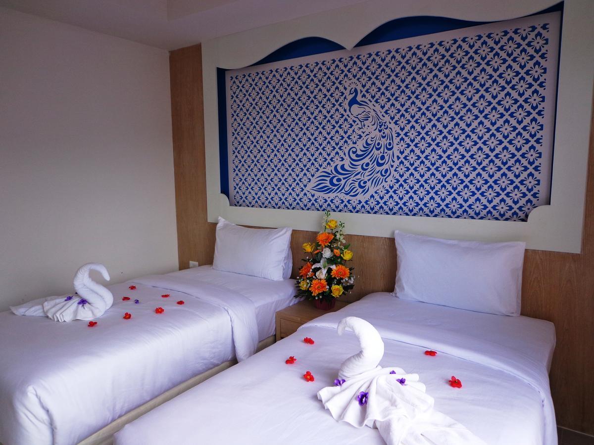 Red Sapphire Hotel Patong Екстер'єр фото