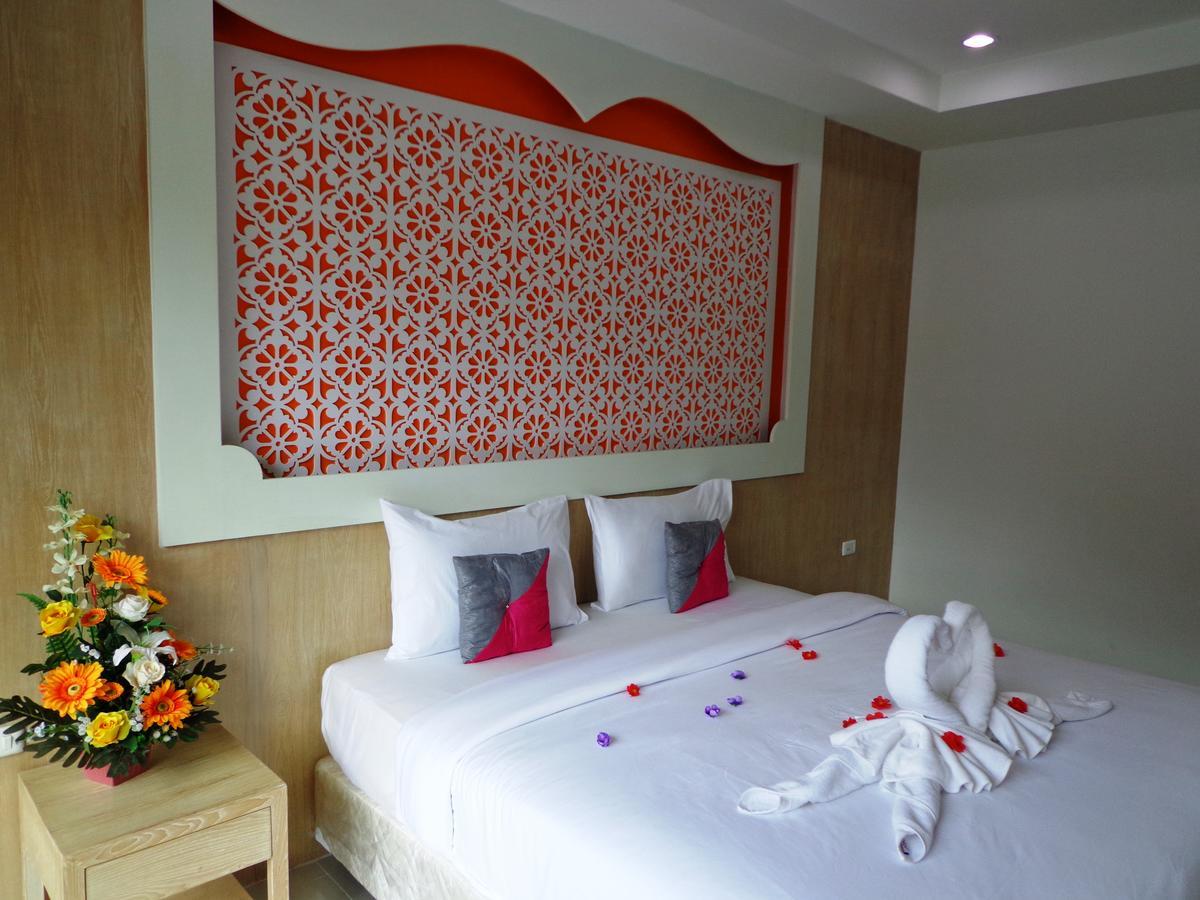 Red Sapphire Hotel Patong Екстер'єр фото