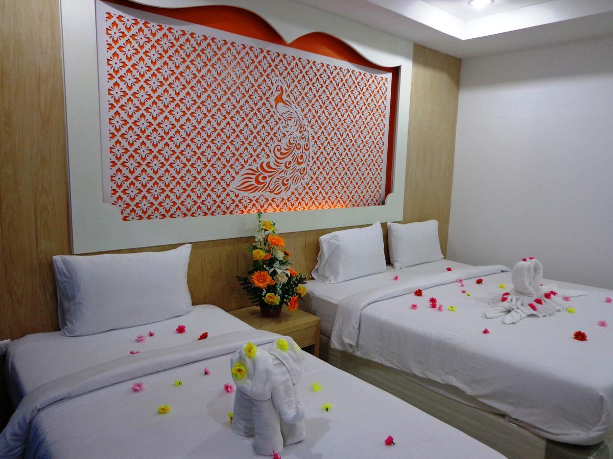 Red Sapphire Hotel Patong Екстер'єр фото