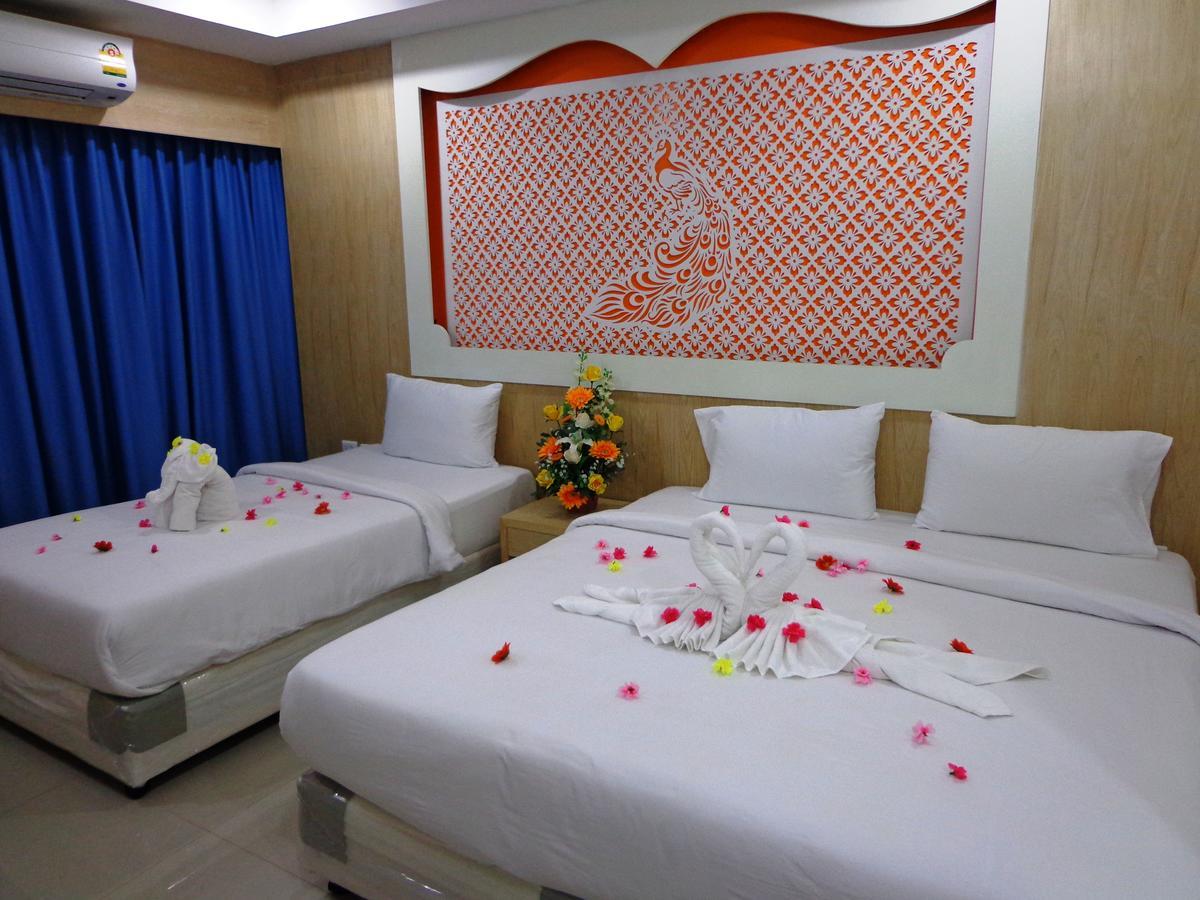 Red Sapphire Hotel Patong Екстер'єр фото