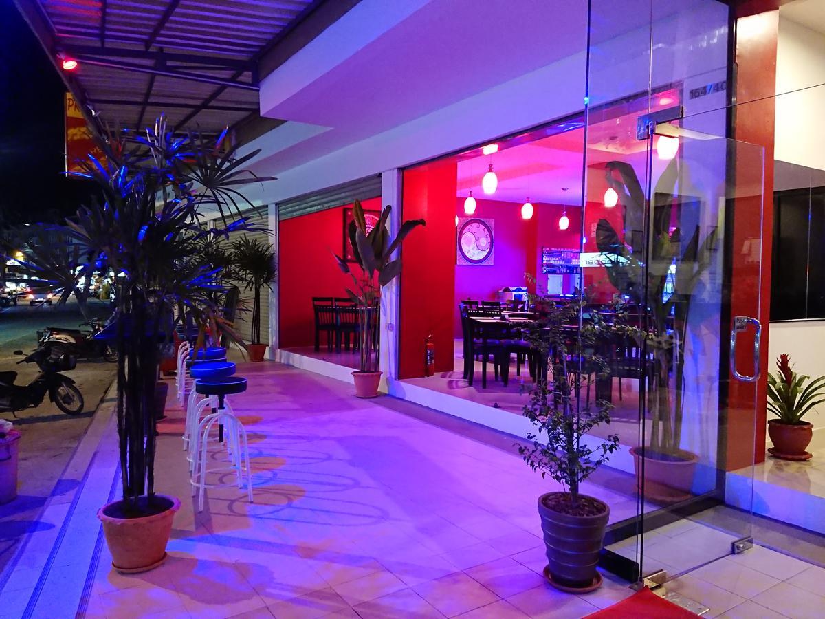 Red Sapphire Hotel Patong Екстер'єр фото