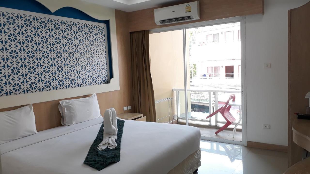 Red Sapphire Hotel Patong Екстер'єр фото