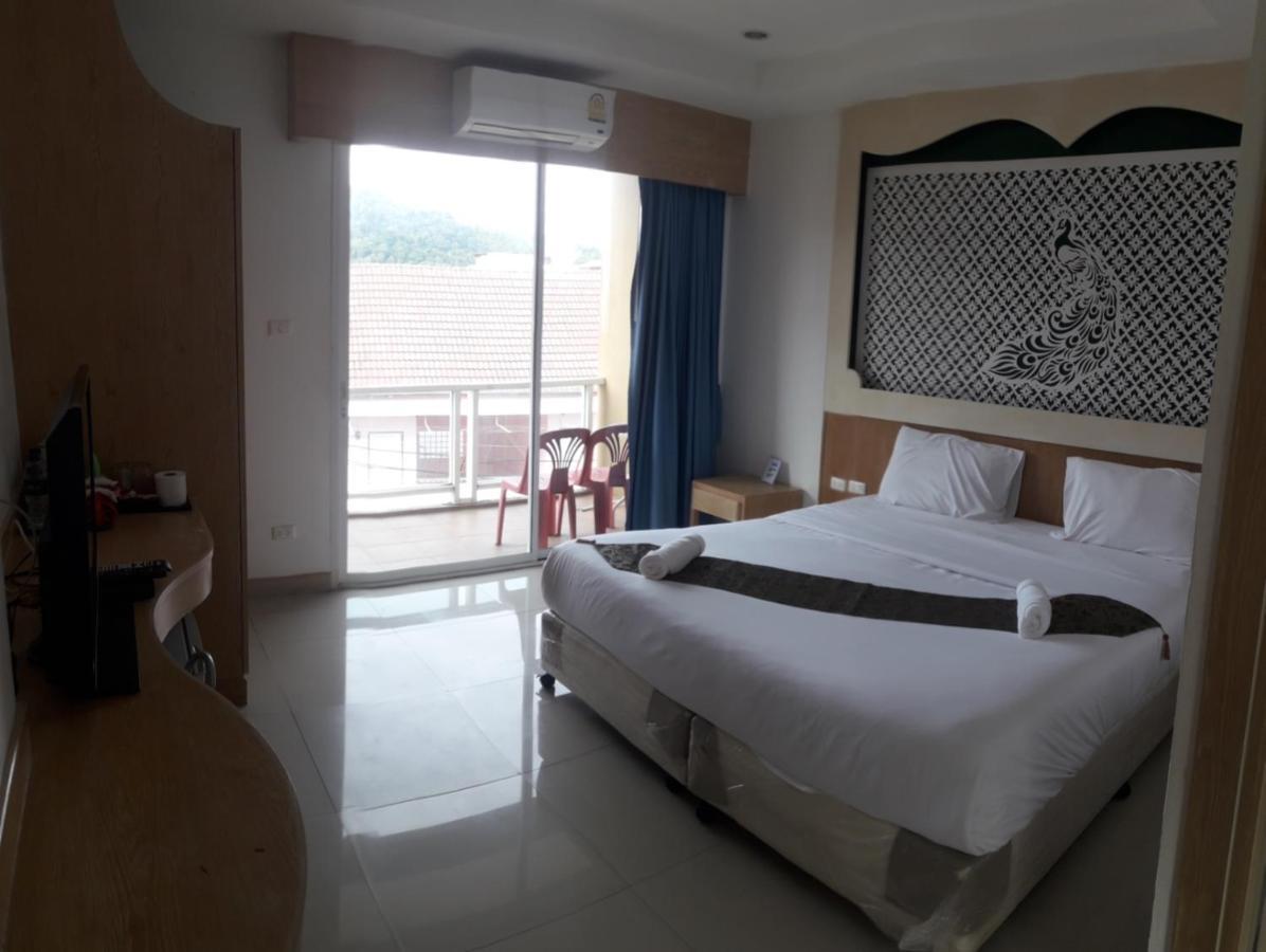 Red Sapphire Hotel Patong Екстер'єр фото